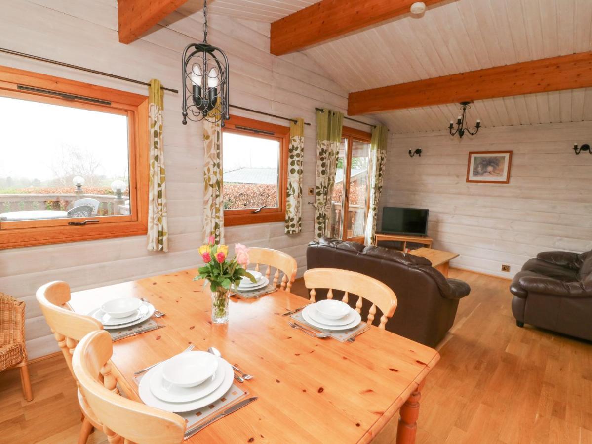Barn Owl Lodge Rhayader Extérieur photo